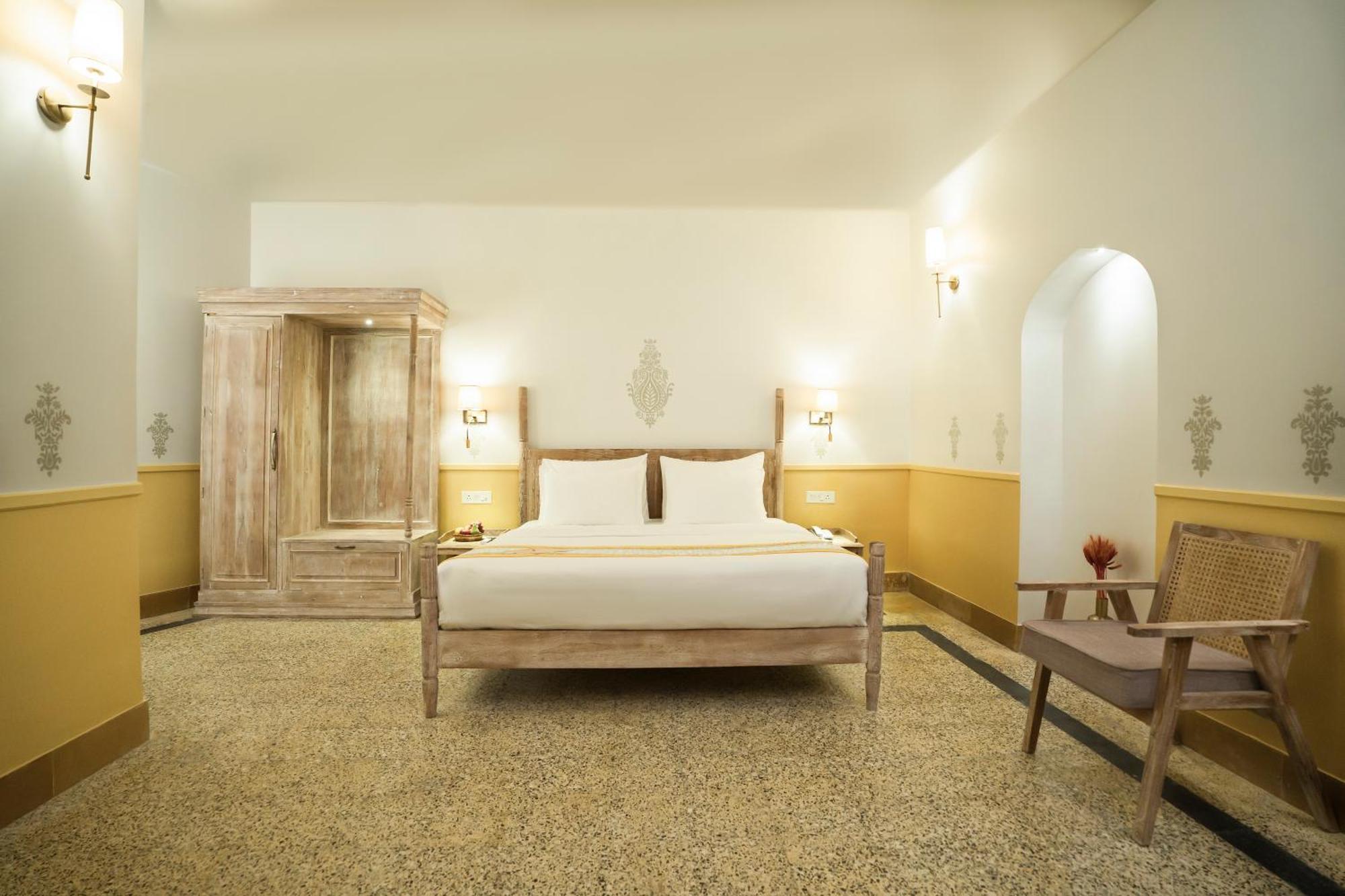Dev Mahal - A Boutique Heritage Hotel Джапур Экстерьер фото
