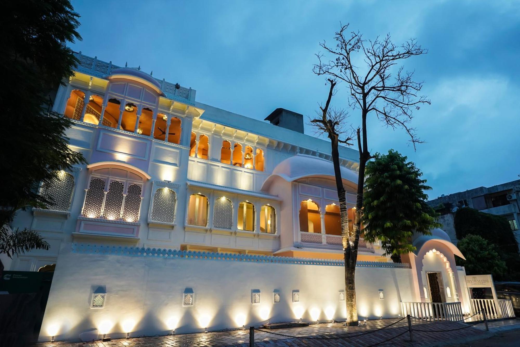 Dev Mahal - A Boutique Heritage Hotel Джапур Экстерьер фото